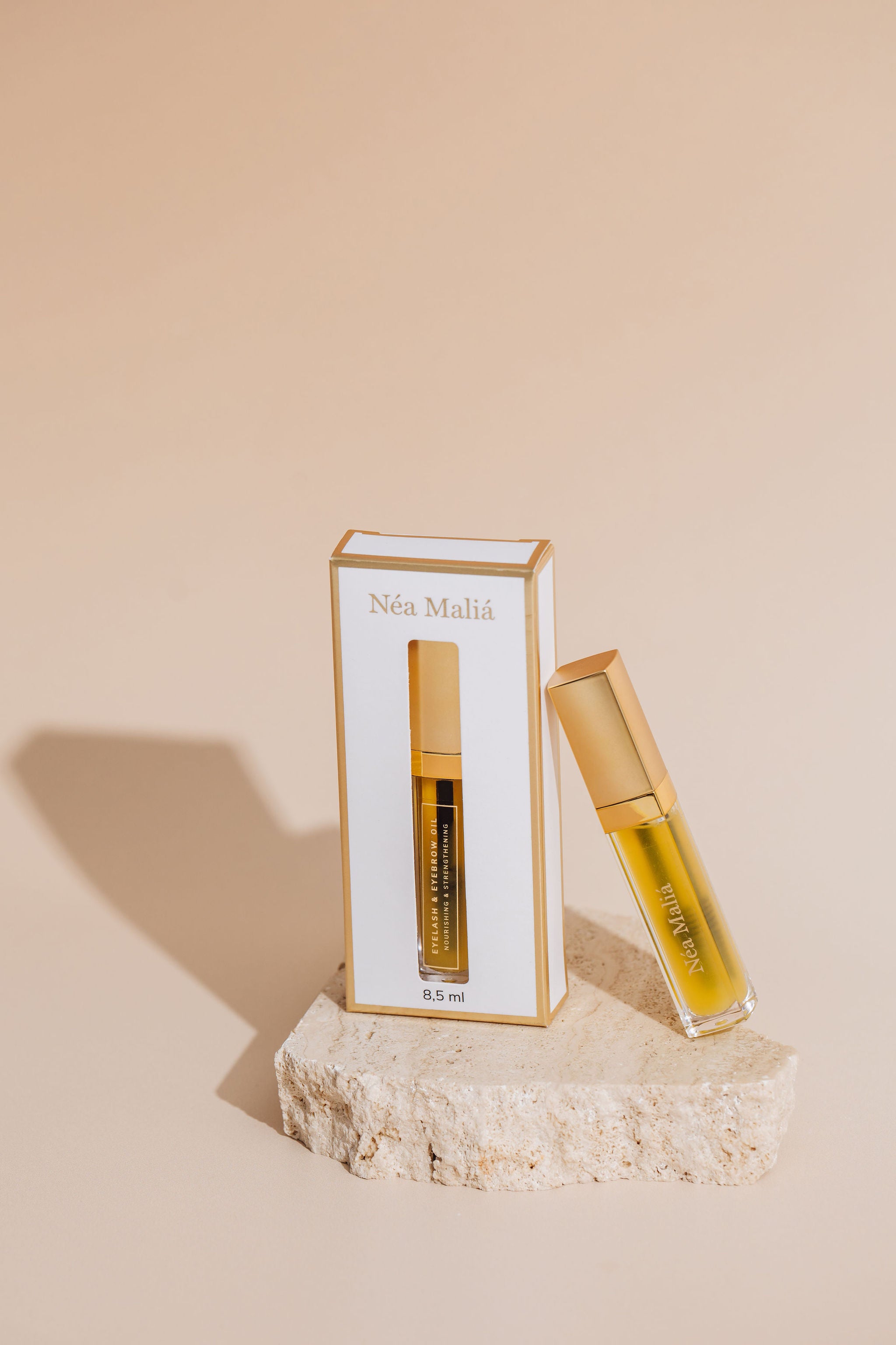 Olje za krepitev trepalnic in obrvi